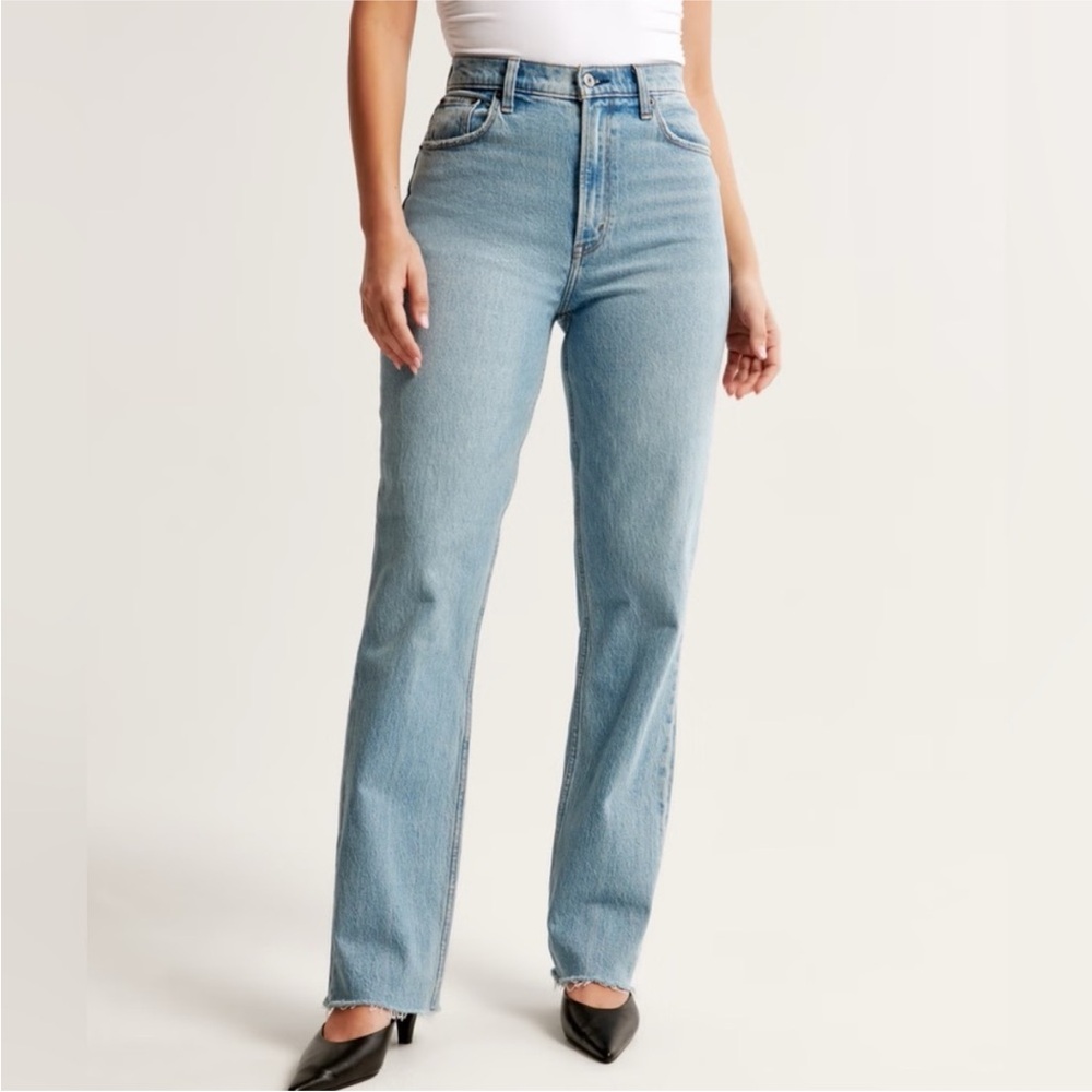 Abercrombie & Fitch Curve Love Ultra High Rise 90s Straight Jean